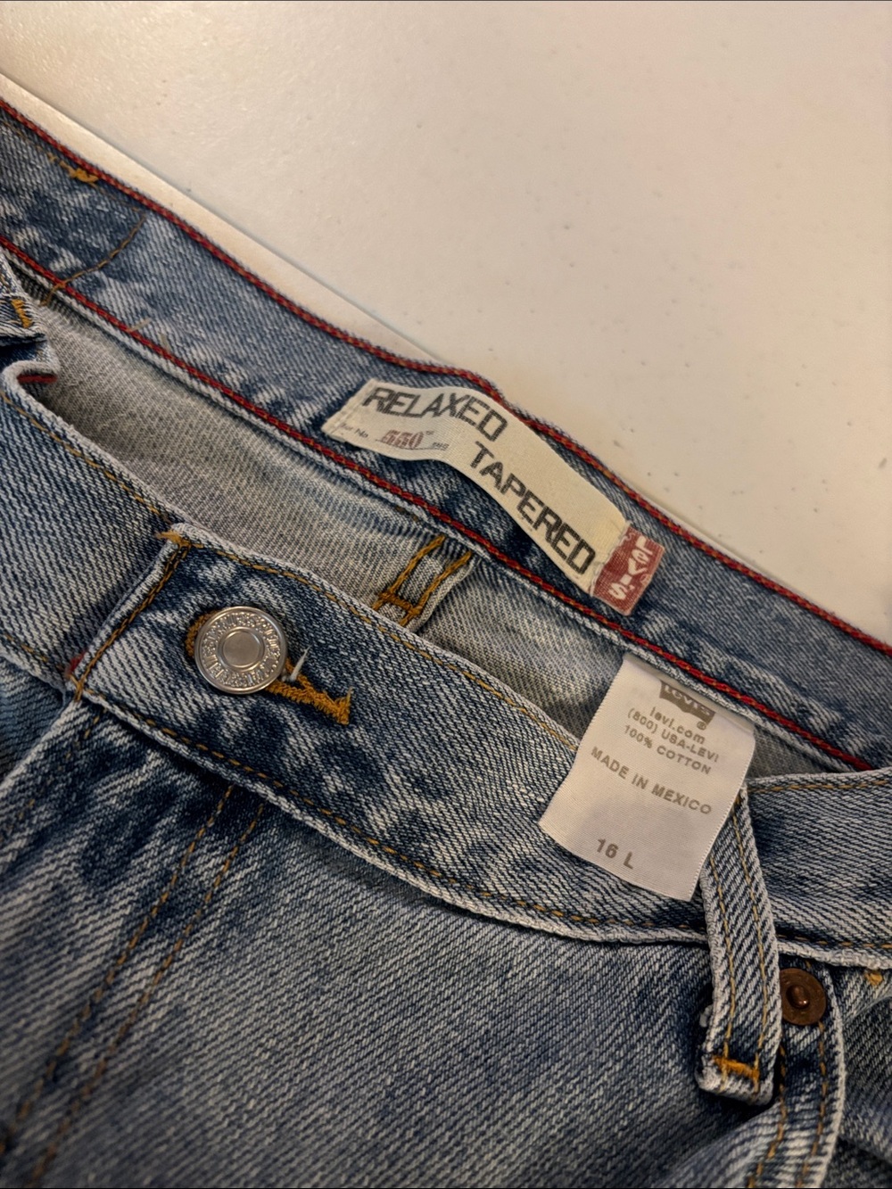 Levi's Light Blue Denim Jeans - Picture 3 of 3